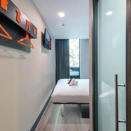 Easyhotel London City Shoreditch-2